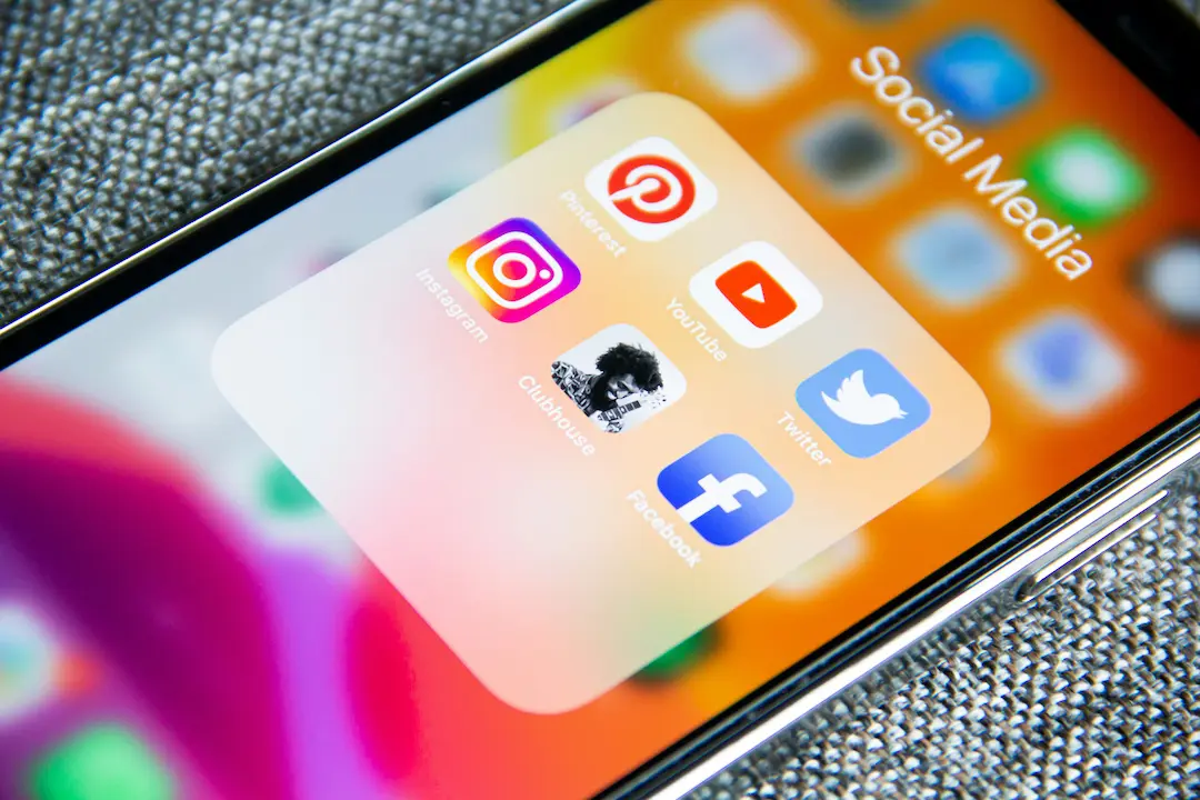 Lee más sobre el artículo Las Reglas de Educación para el Uso Correcto de las Redes Sociales