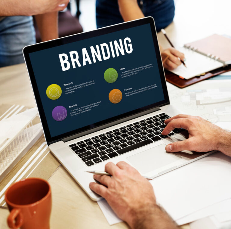 Lee más sobre el artículo Branding vs Marketing: ¿cuál necesita primero tu empresa para crecer?